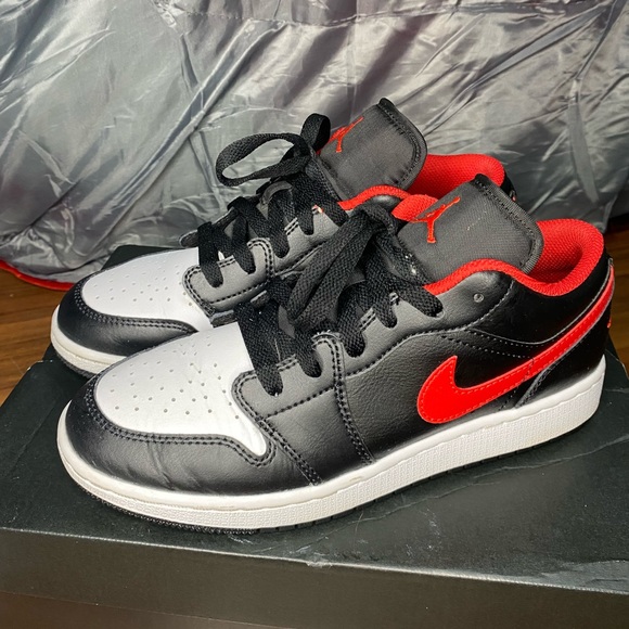 Nike Air Jordan 1 Low Retro White Toe - Picture 1 of 5